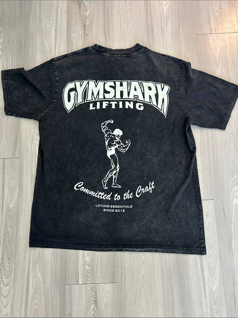 Gym shark logo tee